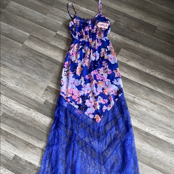 💛 Vibrant Floral Dress with Blue Lace Overlay - Picture 2 of 4